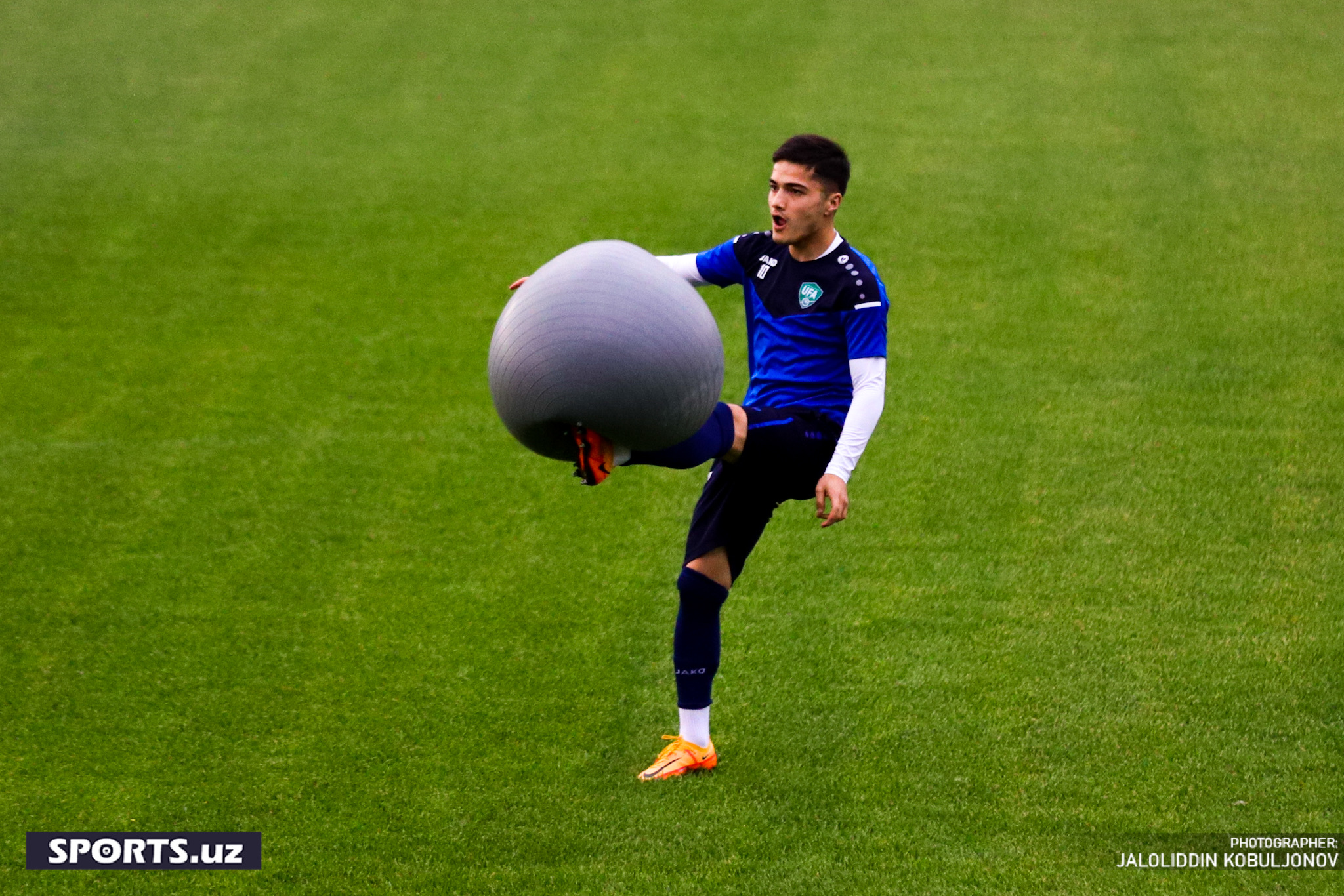 Uzbekistan U23 training