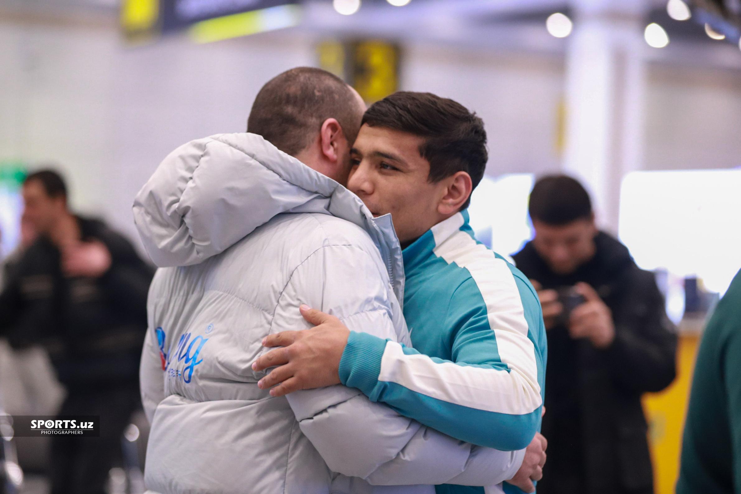 Муроджон Аҳмадалиев АЭРОПОРТ