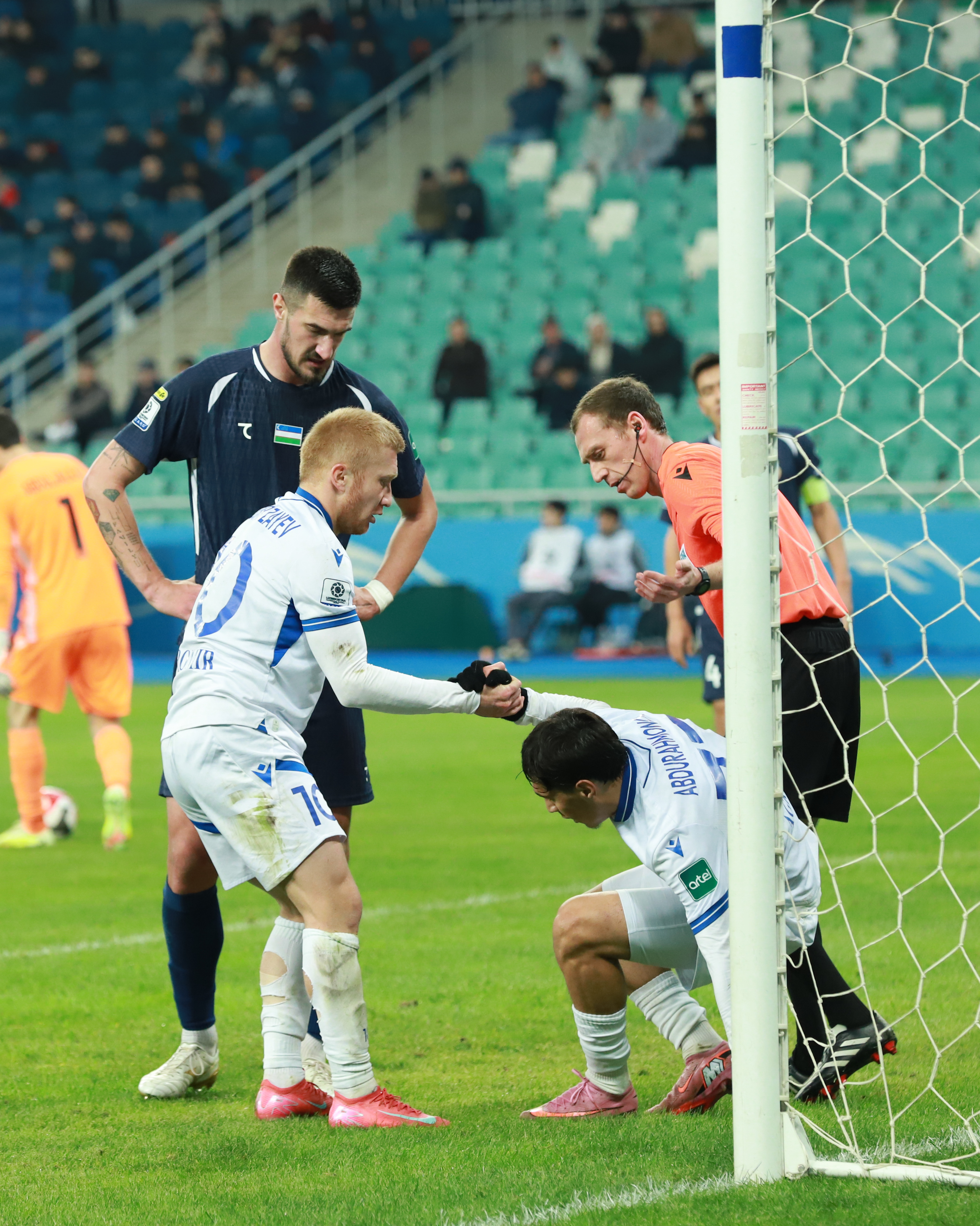 Bunyodkor - Dinamo