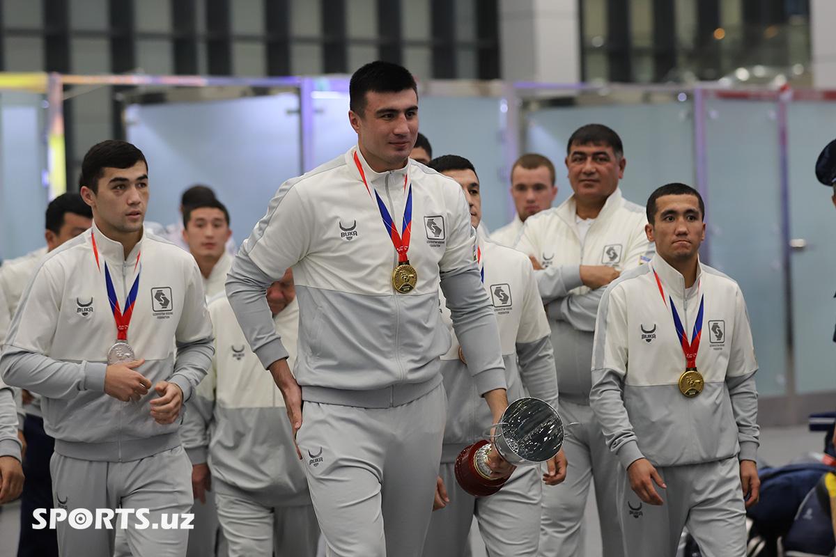 Boks bo'yicha Jahon chempionati. Bokschilarni kutib olish