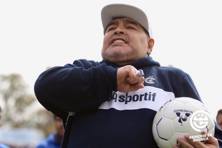 Maradona sign1
