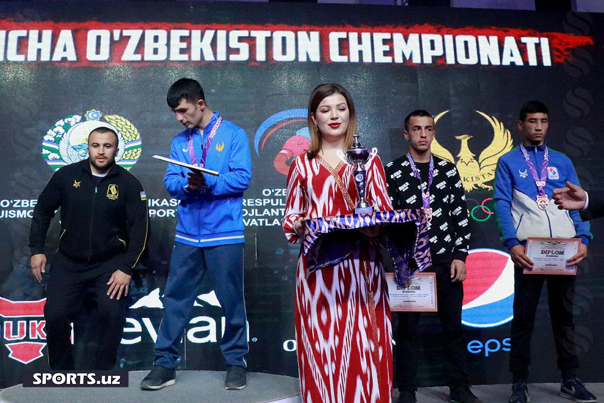 Бокс. Чемпионлар тақдирланди (эркаклар)