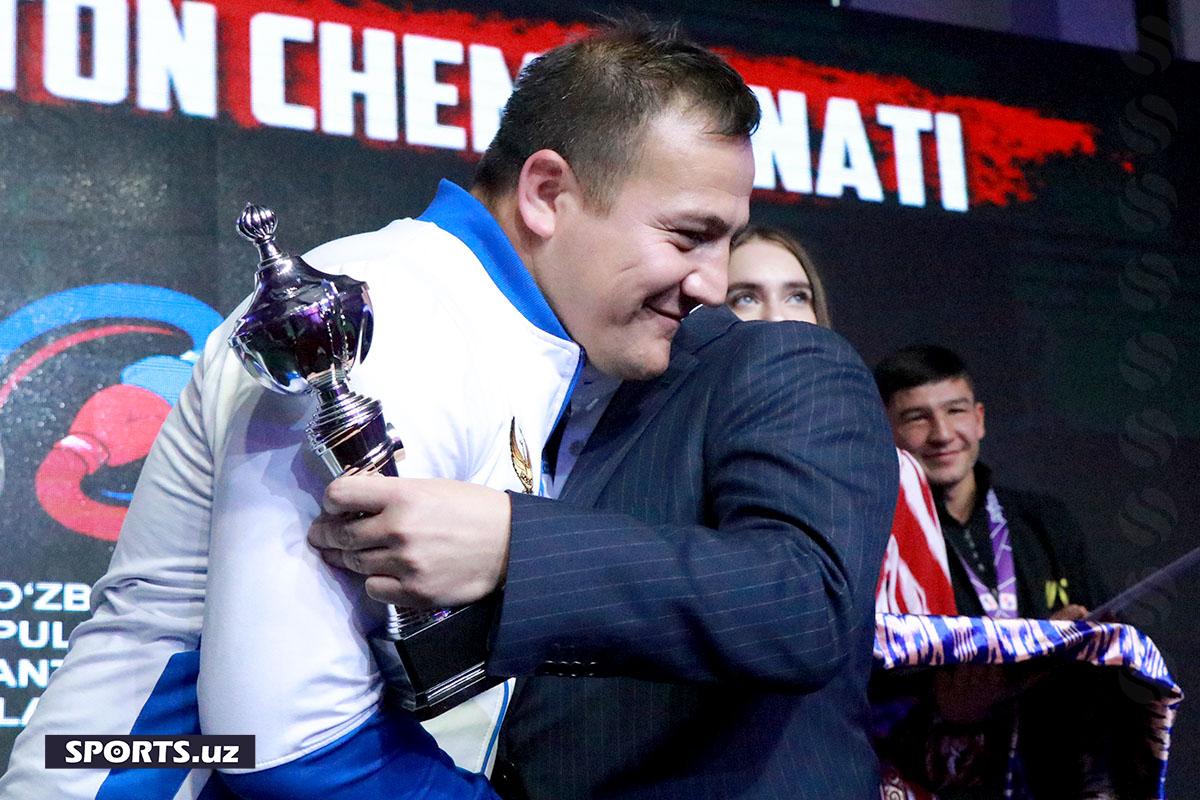 Бокс. Чемпионлар тақдирланди (эркаклар)