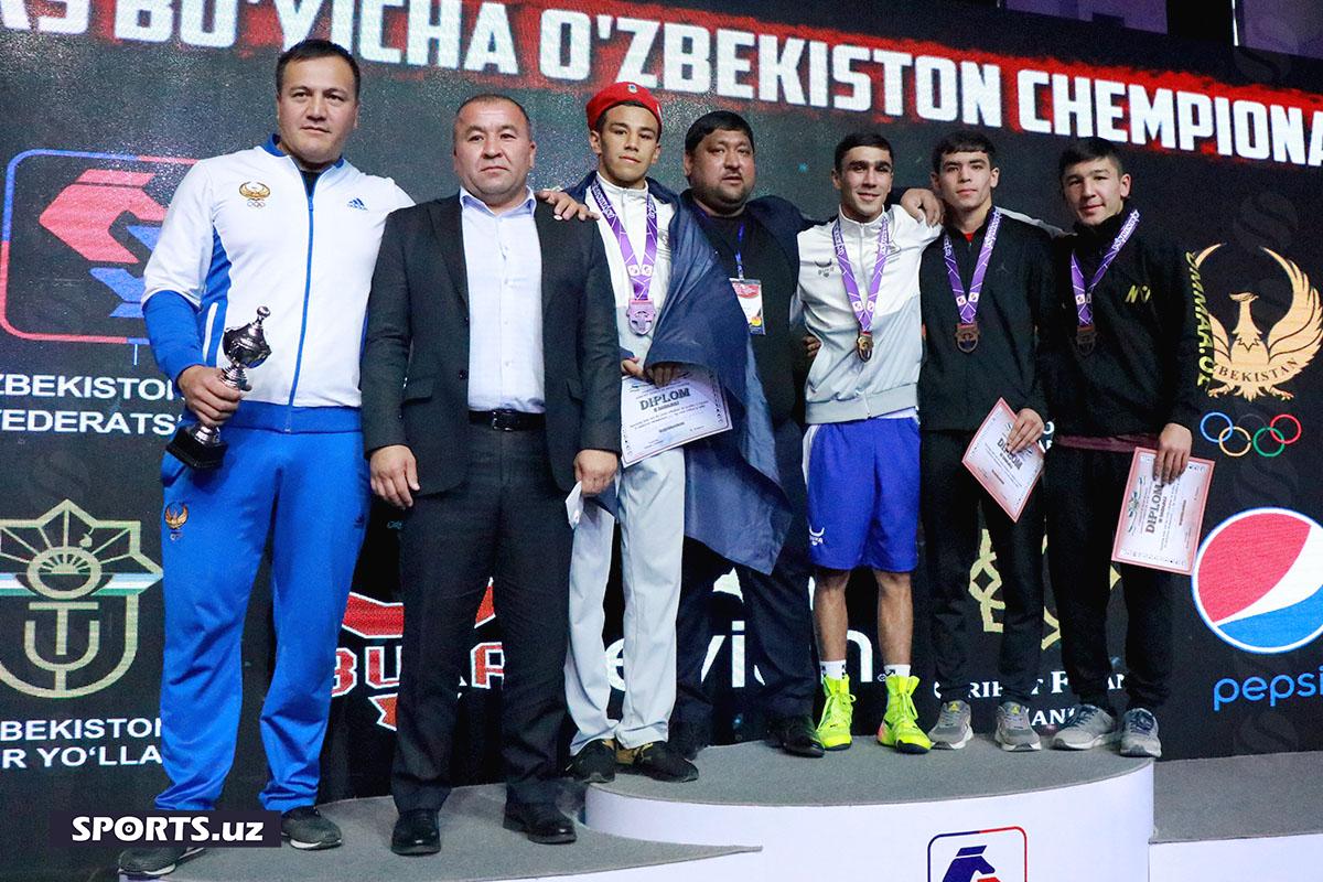 Бокс. Чемпионлар тақдирланди (эркаклар)
