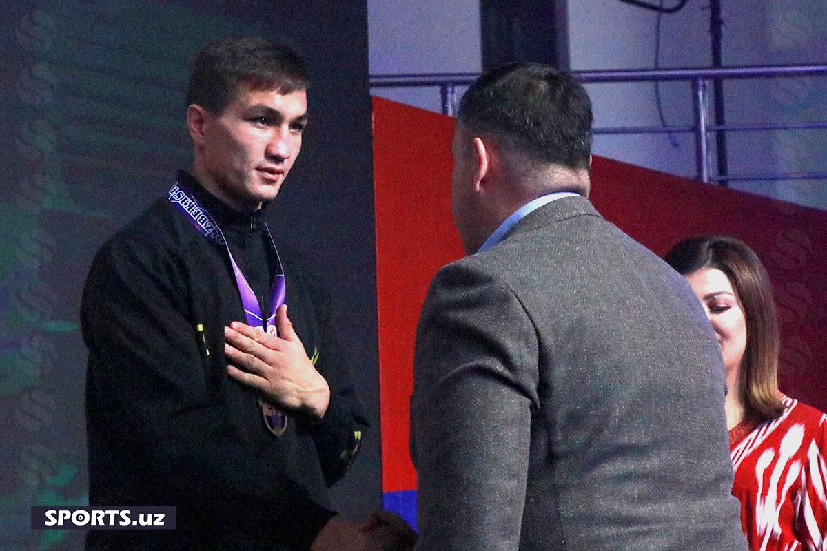 Бокс. Чемпионлар тақдирланди (эркаклар)