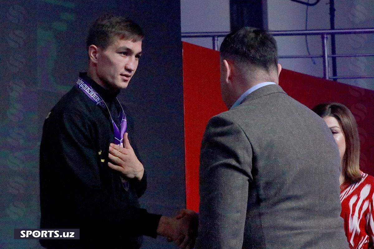 Бокс. Чемпионлар тақдирланди (эркаклар)