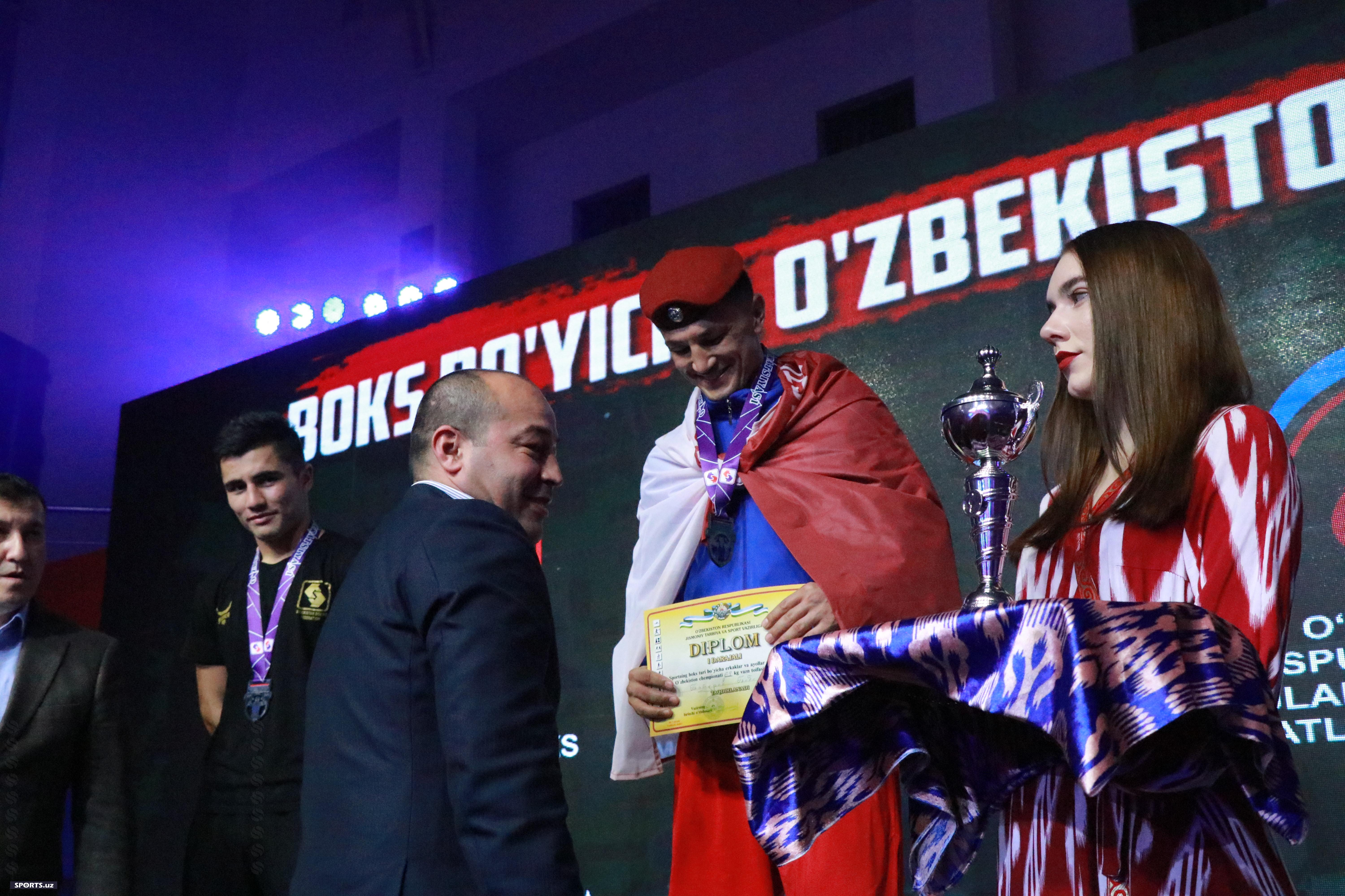 Бокс. Чемпионлар тақдирланди (эркаклар)