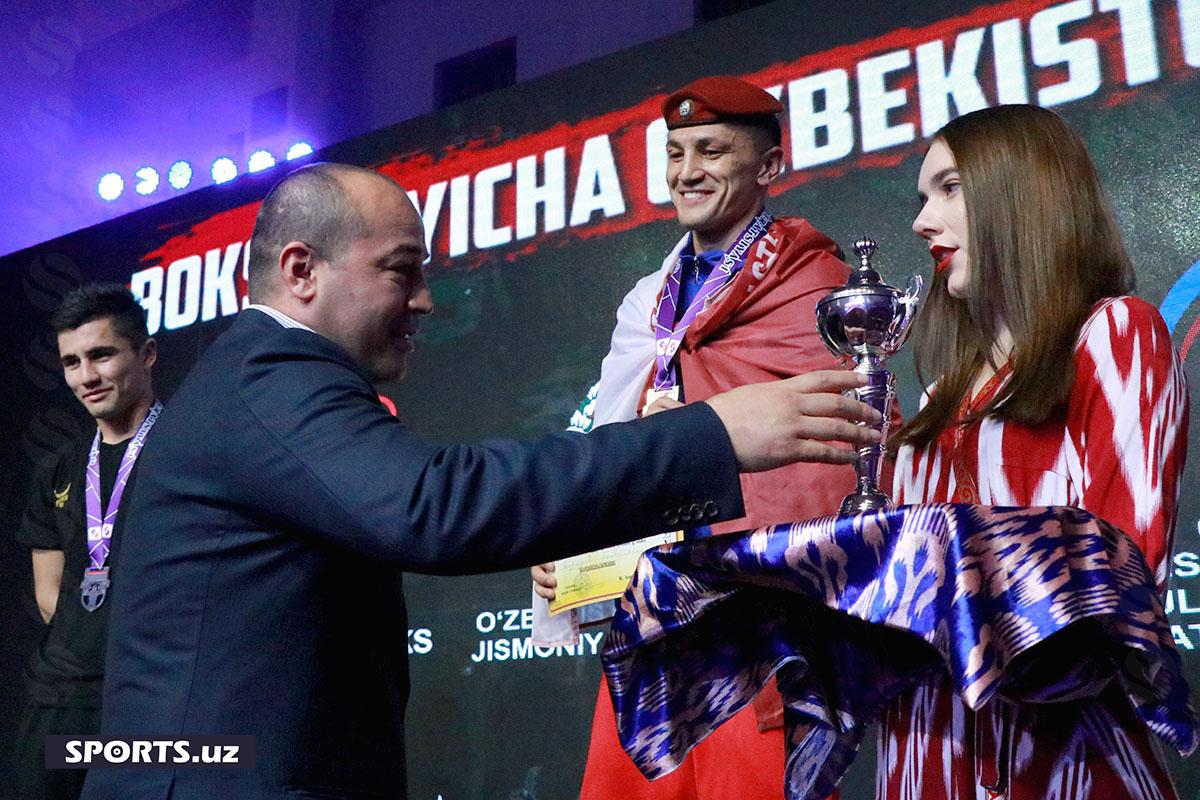 Бокс. Чемпионлар тақдирланди (эркаклар)