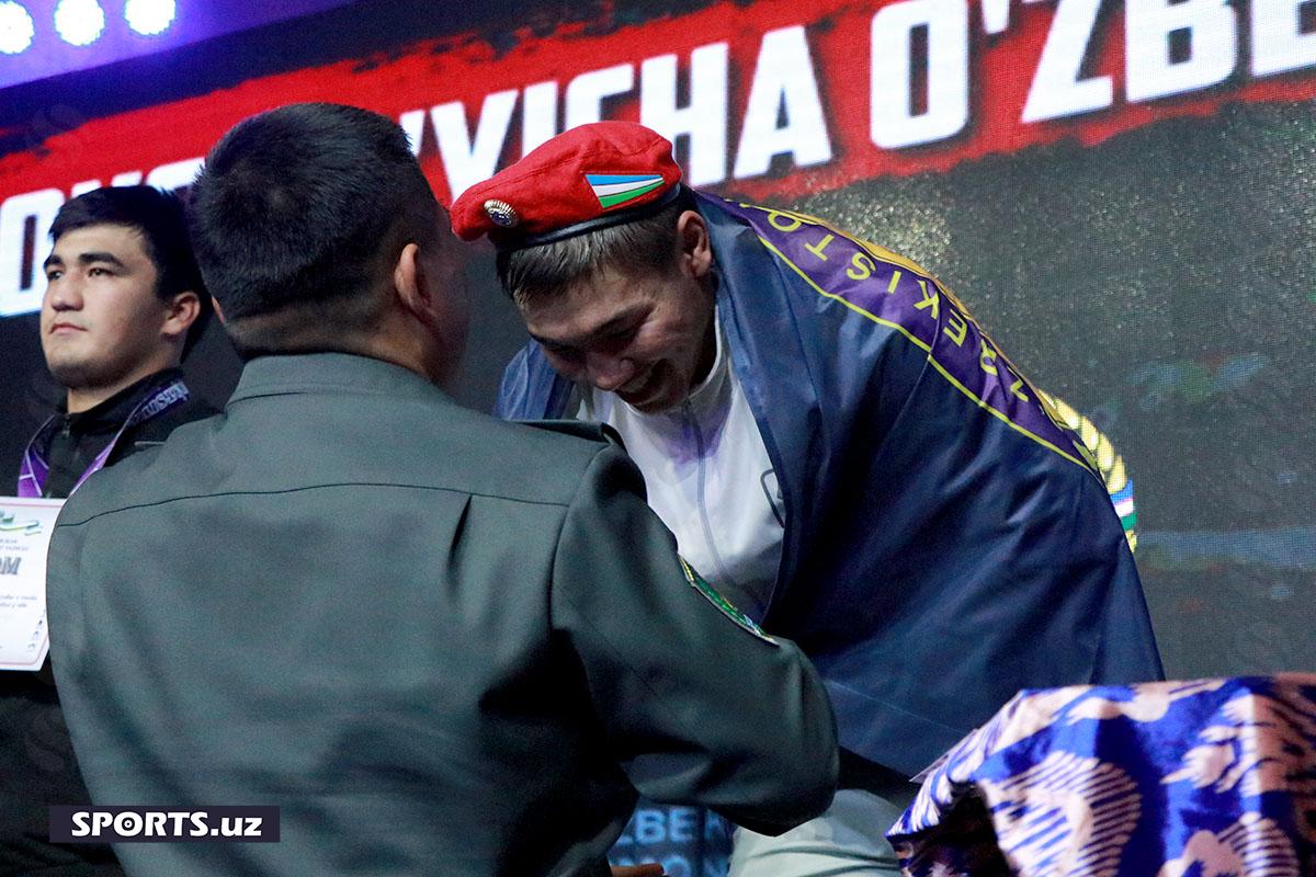 Бокс. Чемпионлар тақдирланди (эркаклар)