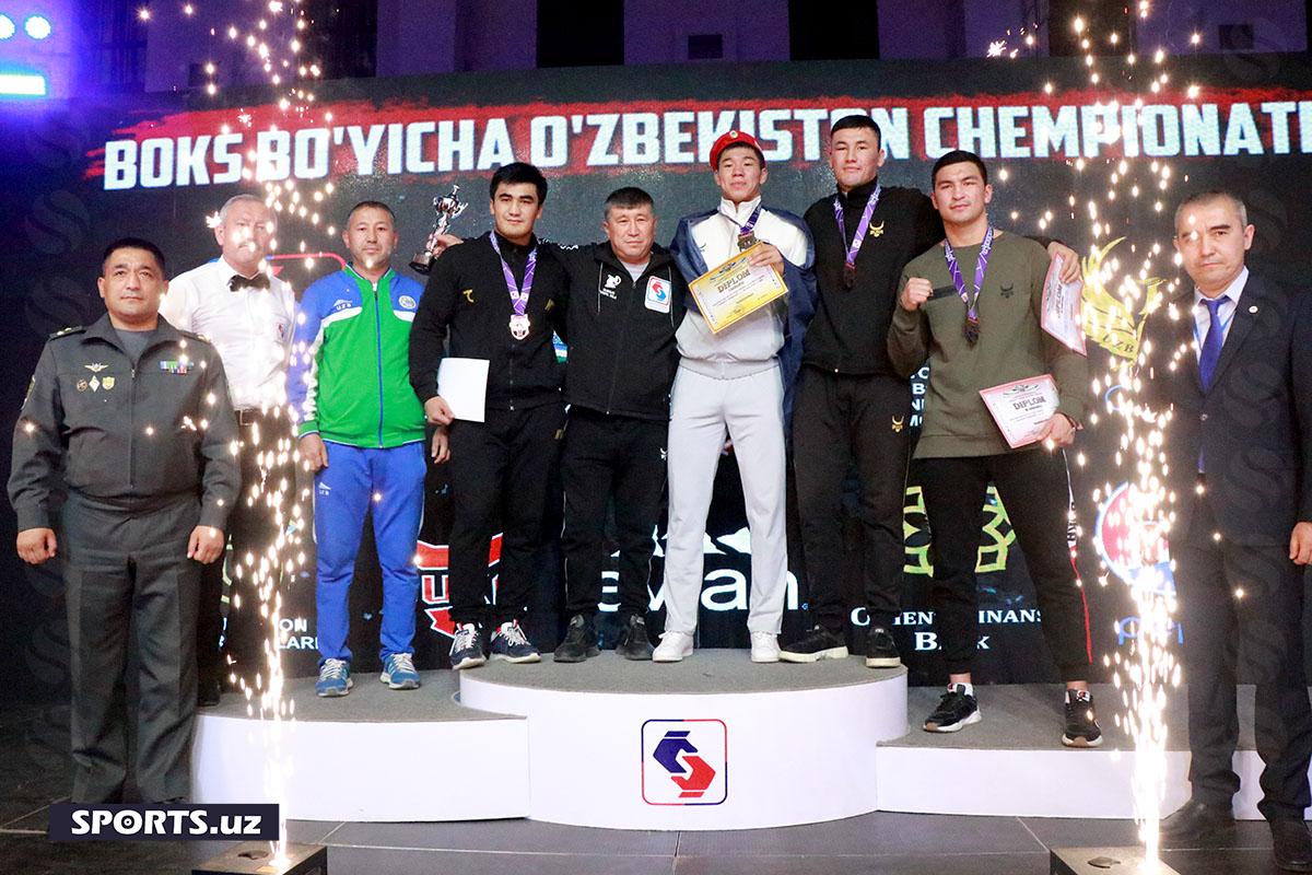 Бокс. Чемпионлар тақдирланди (эркаклар)