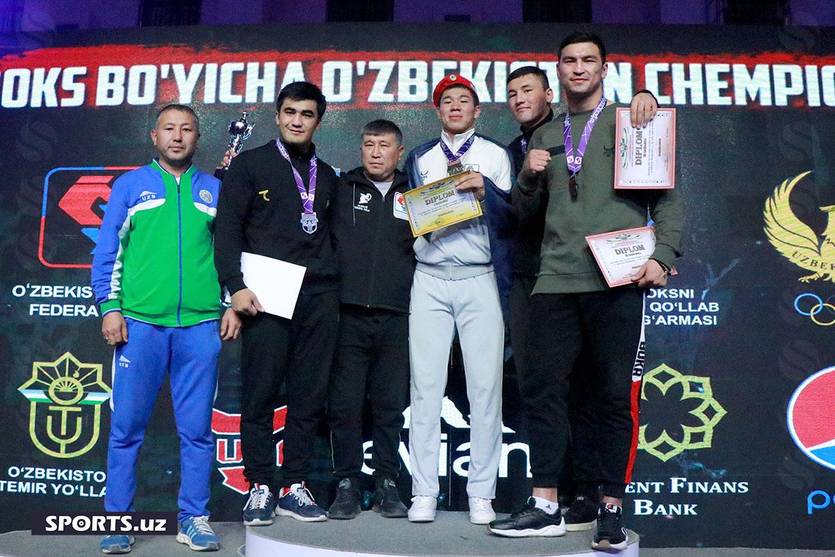 Бокс. Чемпионлар тақдирланди (эркаклар)