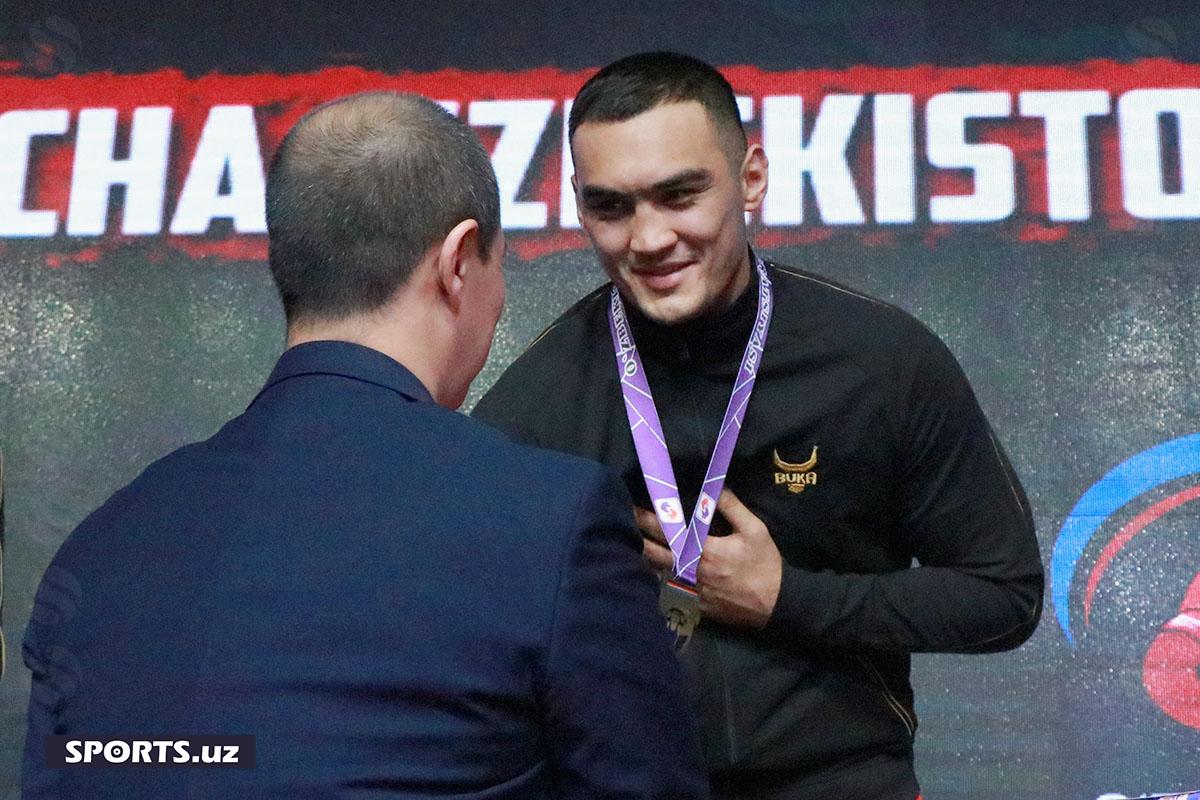 Бокс. Чемпионлар тақдирланди (эркаклар)