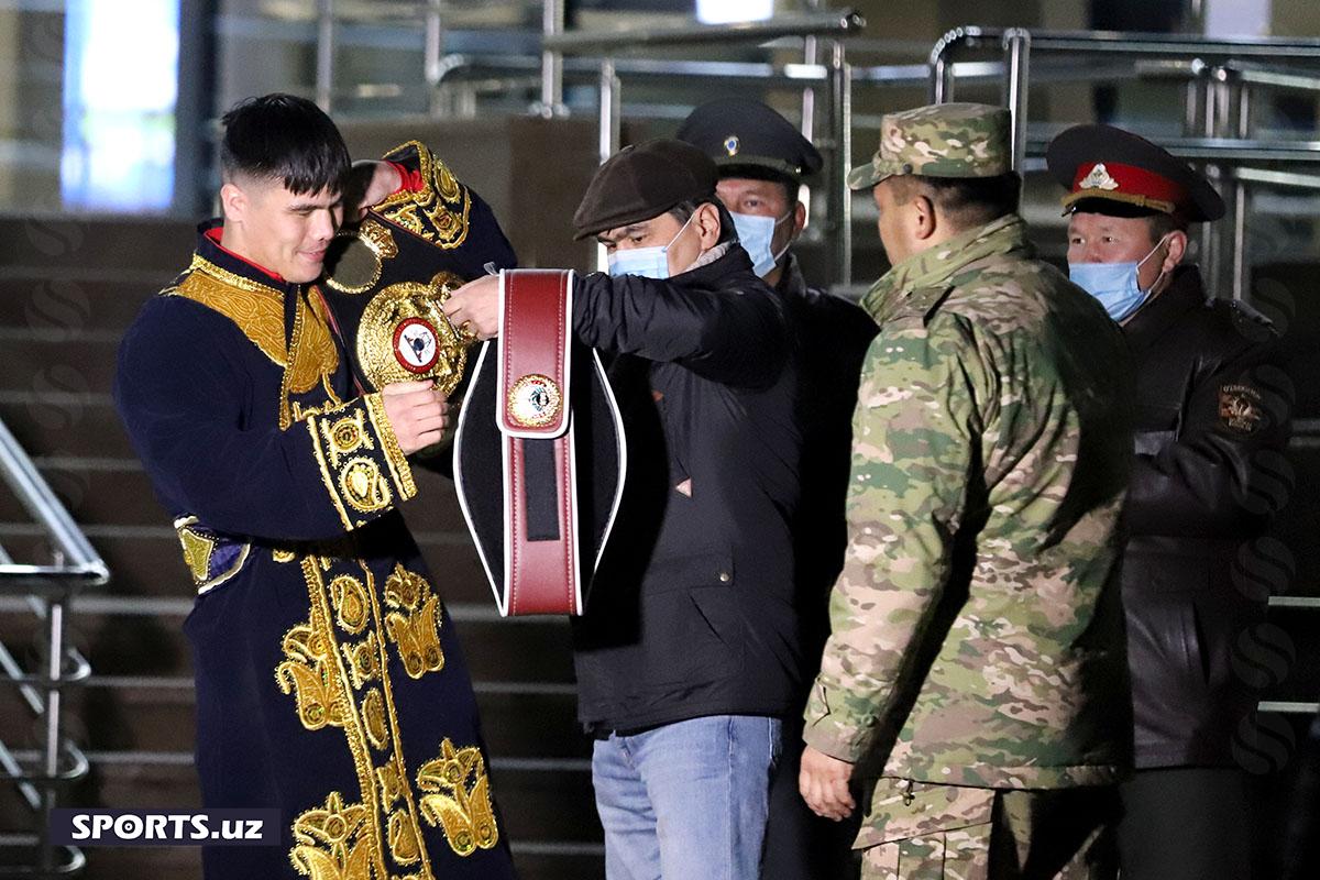 Бектемир Мелиқўзиев аэропортда кутиб олинди