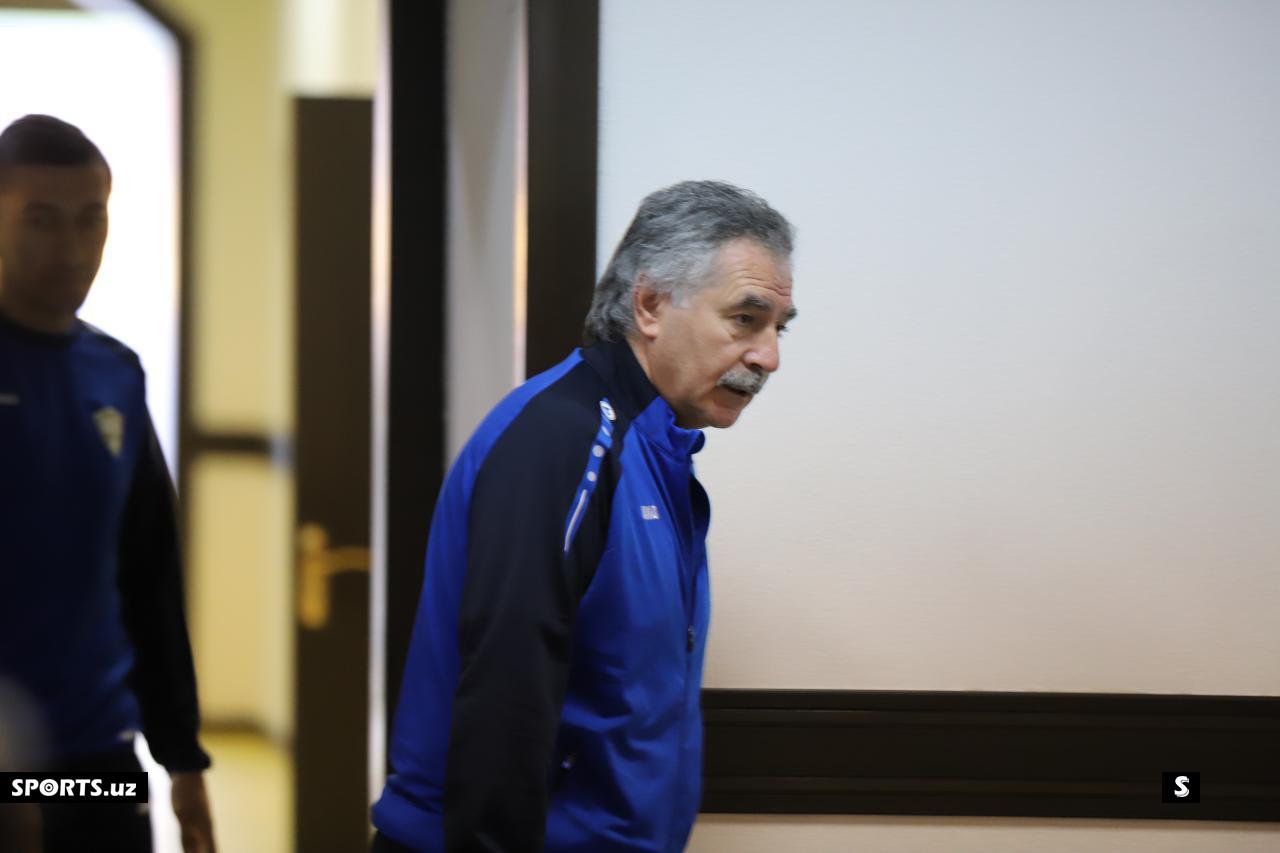 Uzbekistan training and press conferation