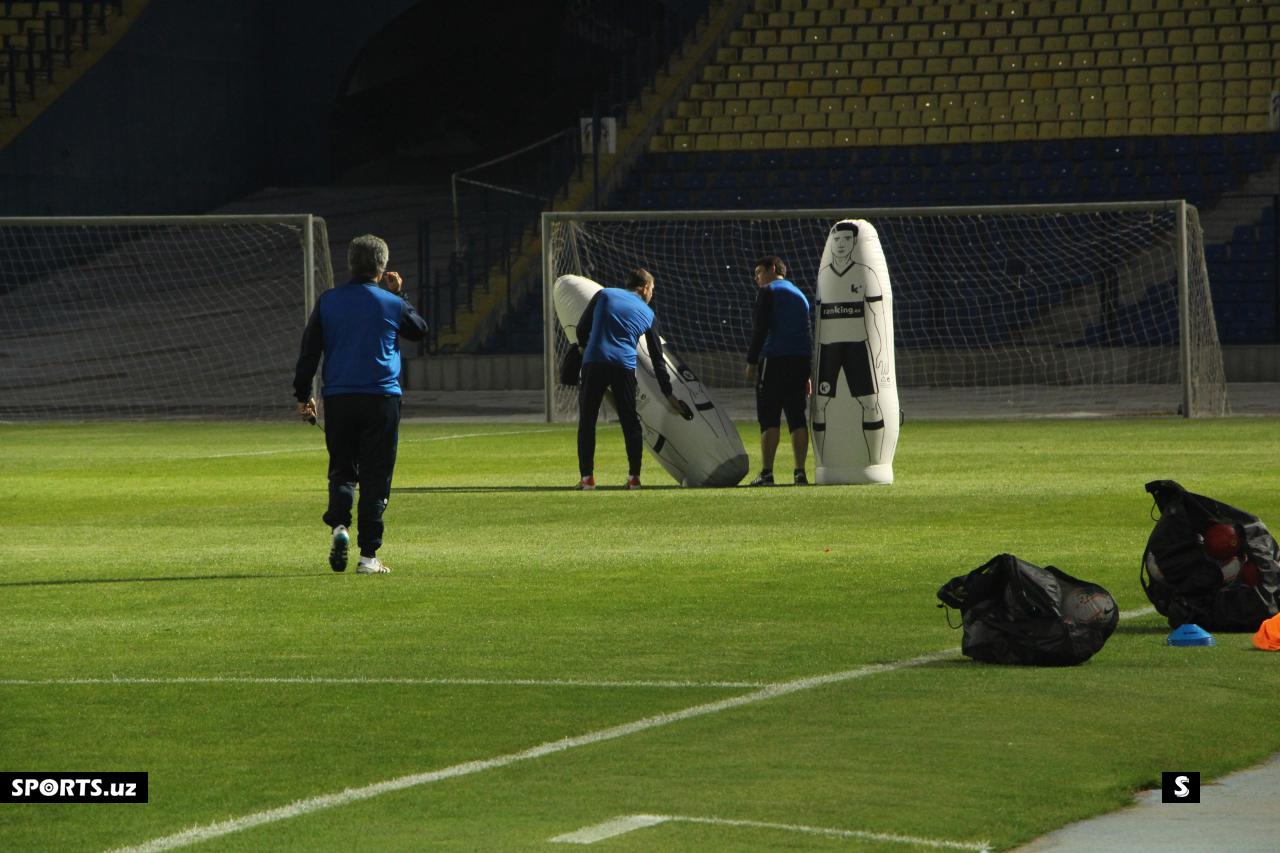 Uzbekistan training and press conferation