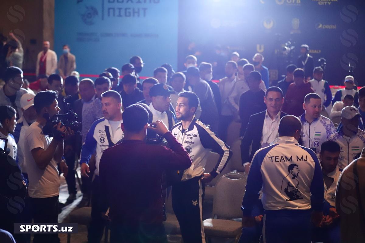 Boks face to face