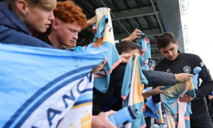 “Manchester Siti” fanatlarining Husanovga munosabati qanday?