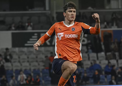 Шомуродов “тахти”да қолди!