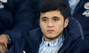 “Manchester Siti” Husanovning joyiga zo‘r himoyachi oladigan bo‘ldi