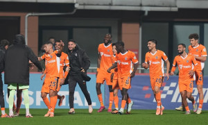 Шомуродов ва Файзуллаев сўнгги баҳсда қандай статистика қайд этди?   