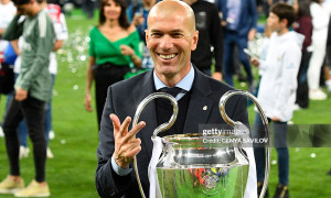 "Реал Мадрид" Зиданни яна қайтармоқчи