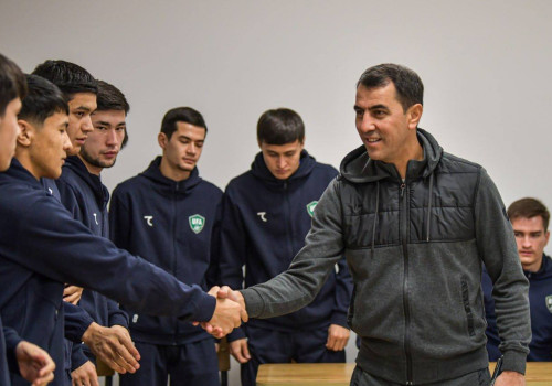 Руководство АФУ провело встречу с футболистами сборной Узбекистана U-21