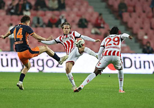 Shomurodov gol+assist qayd etgan bahsda necha ballga loyiq ko‘rildi? Abbosbek Fayzullaevchi?