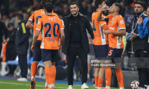 Shomurodov gol urgan o‘yindan so‘ng jamoa bosh murabbiyi futbolchilarni maqtadi