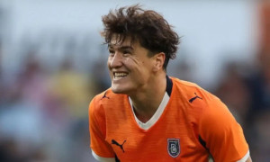 Shomurodov gol urgan grand klub “Barsa”dan mashhur darvozabonni oladigan bo‘ldi