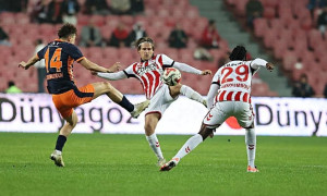 Turkiyani larzaga solayotgan Shomurodov haqida yangi qiziq faktlar