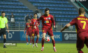 «Насаф» продлил контракт с полузащитником