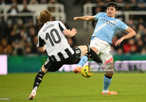 Экспертлар рақибга имкон бермаган Ҳусановнинг ўйинини қандай баҳолади?