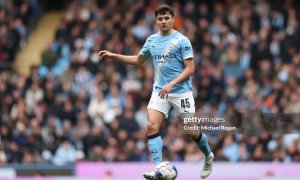 Rossiyalik sobiq futbolchi Husanovni Hausen va Bastonidan ustun qoʻydi