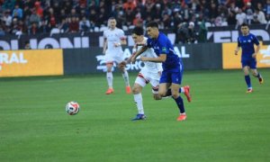 В заключительном матче 8-го тура зафиксирована безголевая ничья