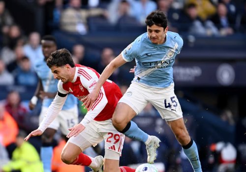 Ҳakam: Ҳusanovga qizil kartochka ko‘rsatish kerak edi!