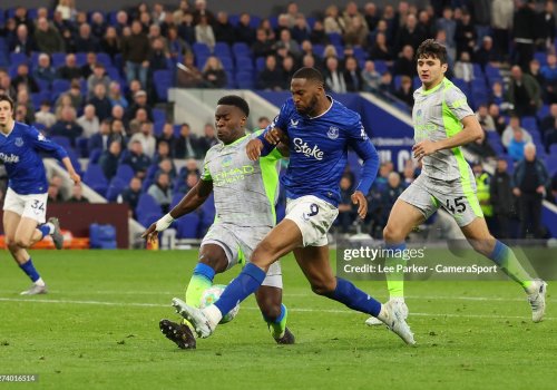 “Liverpool” sobiq futbolchisi Husanov va Gexi juftligini keskin tanqid qildi