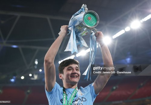 Abduqodir Husanov “Manchester Siti” safida yana bir sovrin yutishi mumkin