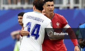 Ўзбекистон билан ўйиндаги гапи учун Роналдунинг "пўстагини қоқишди"