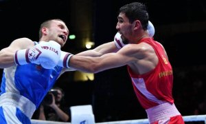 Абдумалик Халоковнинг қулоғини тишлаб олган россиялик жаҳон чемпиони ўзбек бокчисини айблади