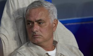Фигу: Моуриньо «Барселона» учун яхши мураббий бўлиши мумкин эди