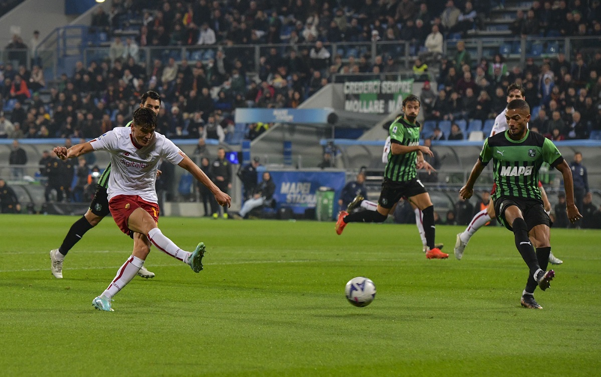 sassuolo-roma-shomurodov